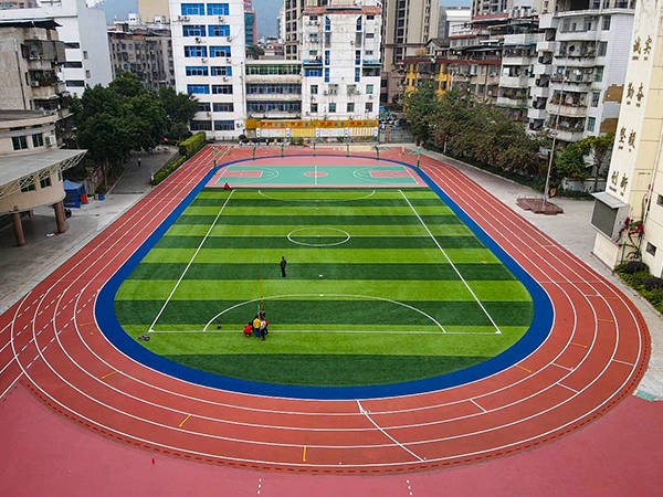 硅PU球場損壞修補方法